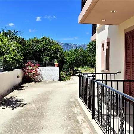 Fani's 1 Apartment